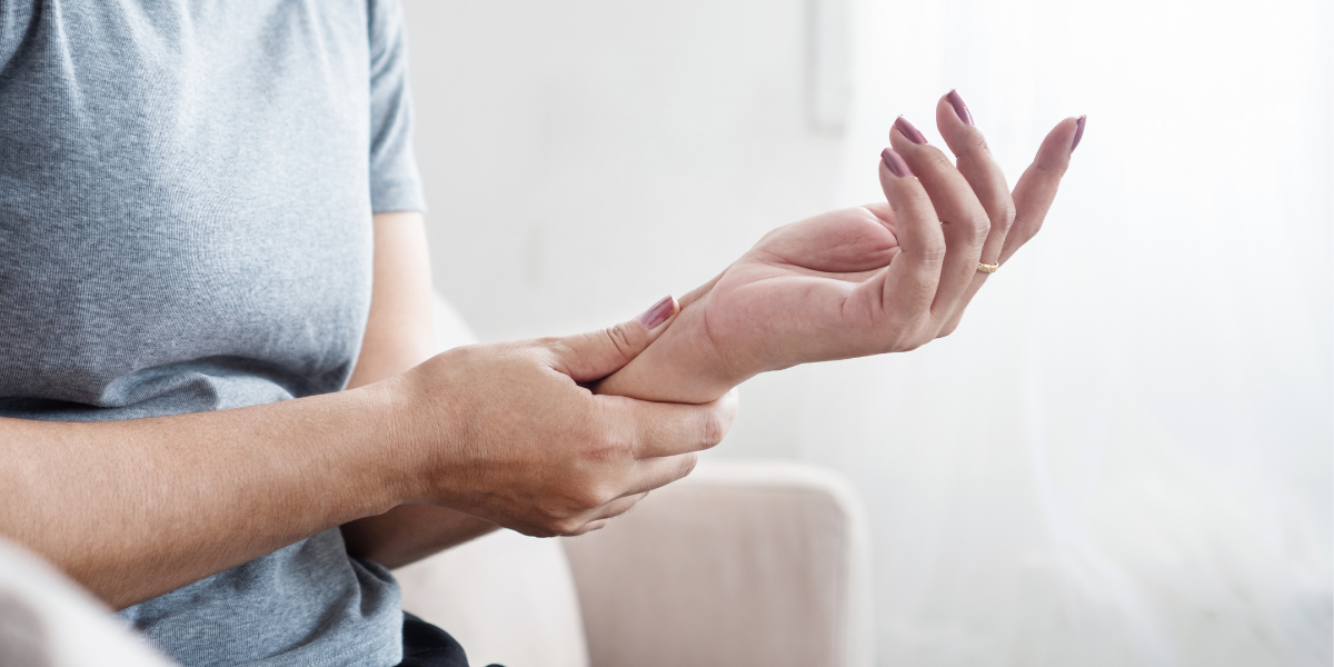 Wrist Sprain Treatment and Recovery in Singapore - at gp clinic with physiotherapy and acupuncture